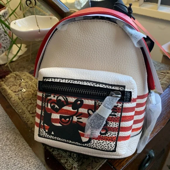 adidas backpack comparison Did I make this item up? Adidas prime 6 backpack style : r/HelpMeFind